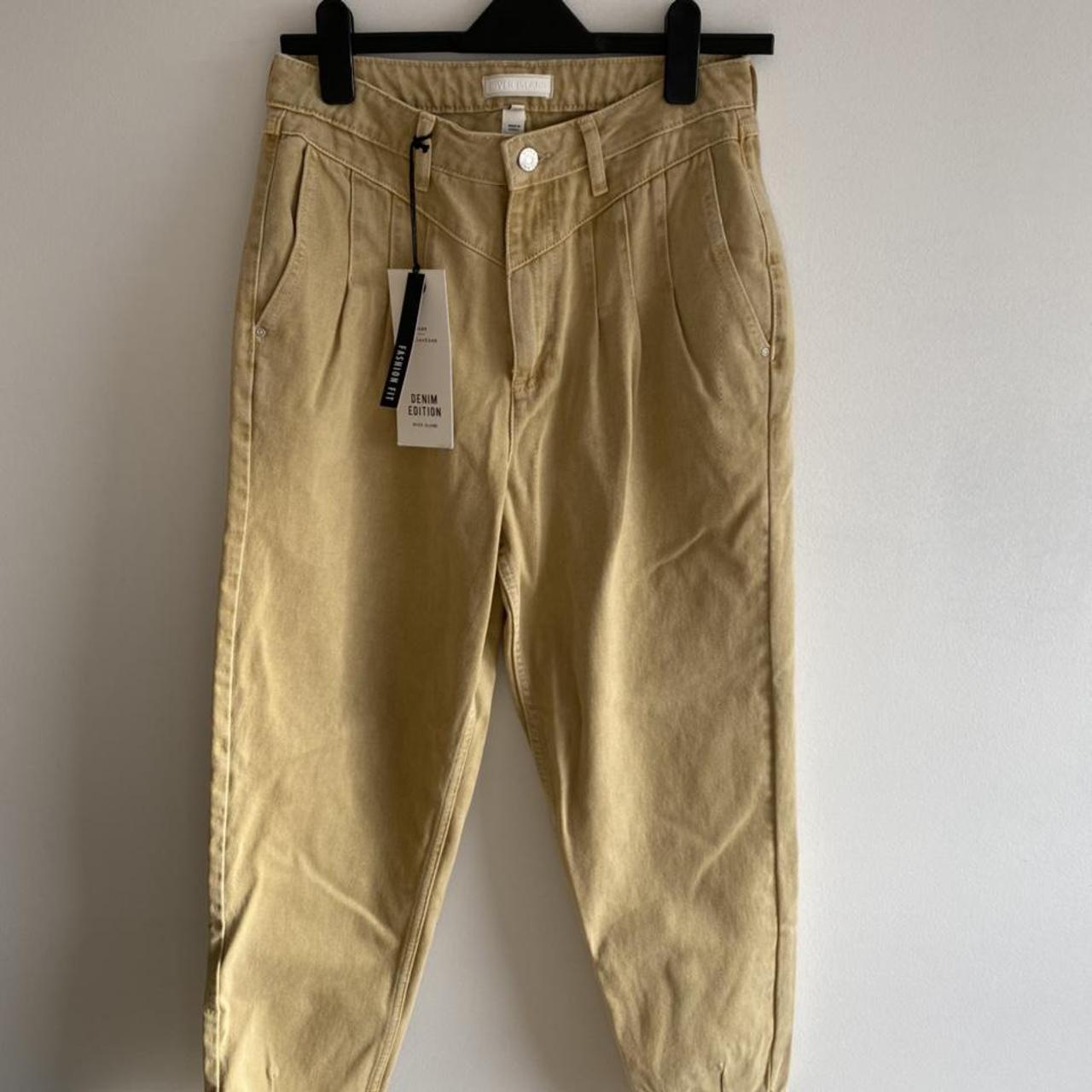 Womens Jeans Mom Jeans Camel PRETTYLITTLETHING L30 Mid Wash Mom - Main Image