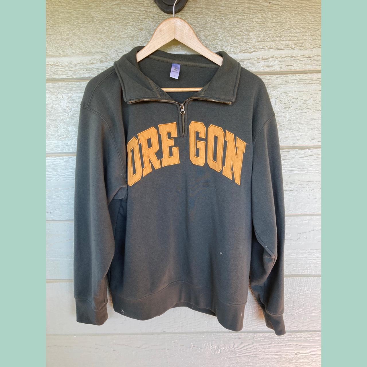 University of Oregon sweater Pretty much new... - Depop