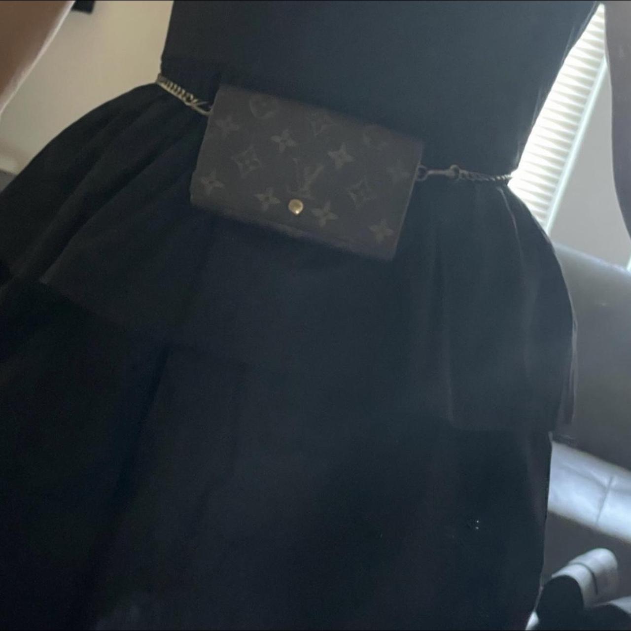 Louis Vuitton wallet -little wear on the stitching, - Depop