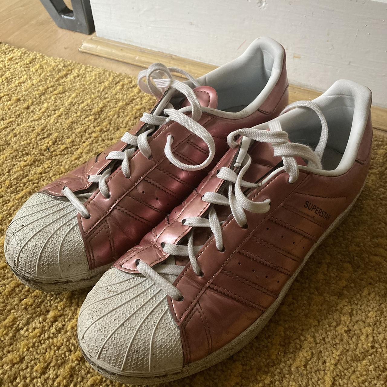 Superstar rose hotsell gold trainers