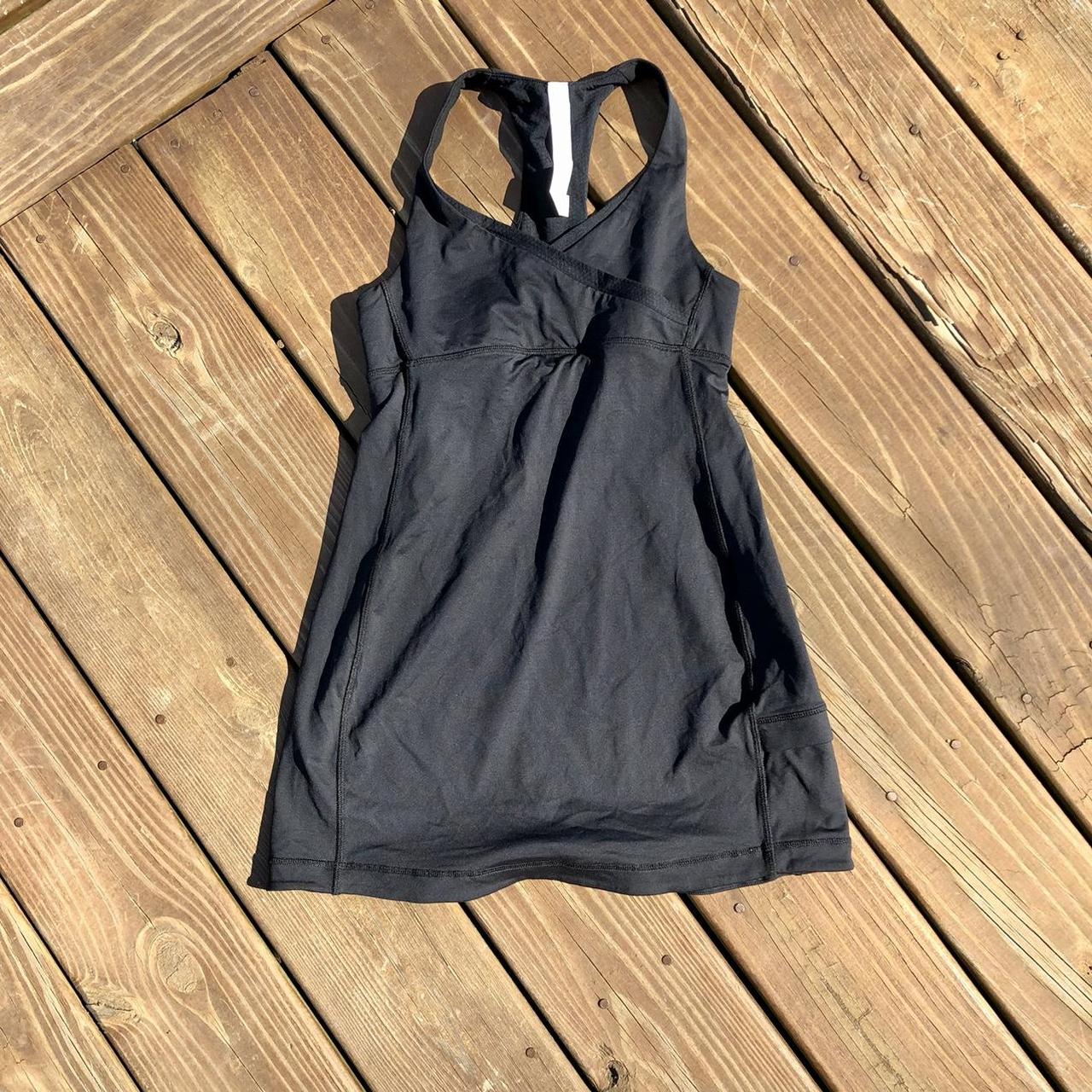 women’s Lululemon built-in bra tank top criss-cross racerback