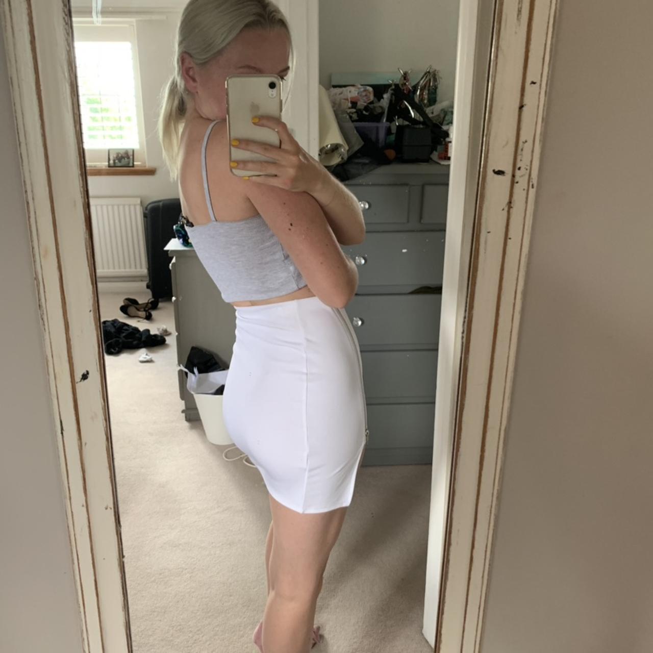 Tight white 2024 skirt outfit