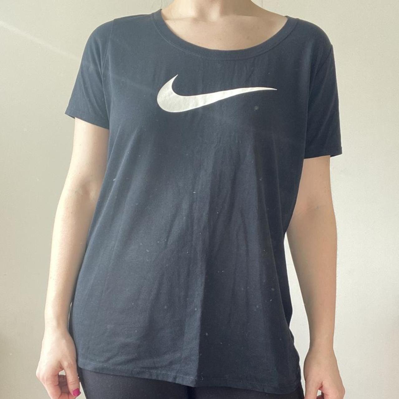 cropped shirt nike