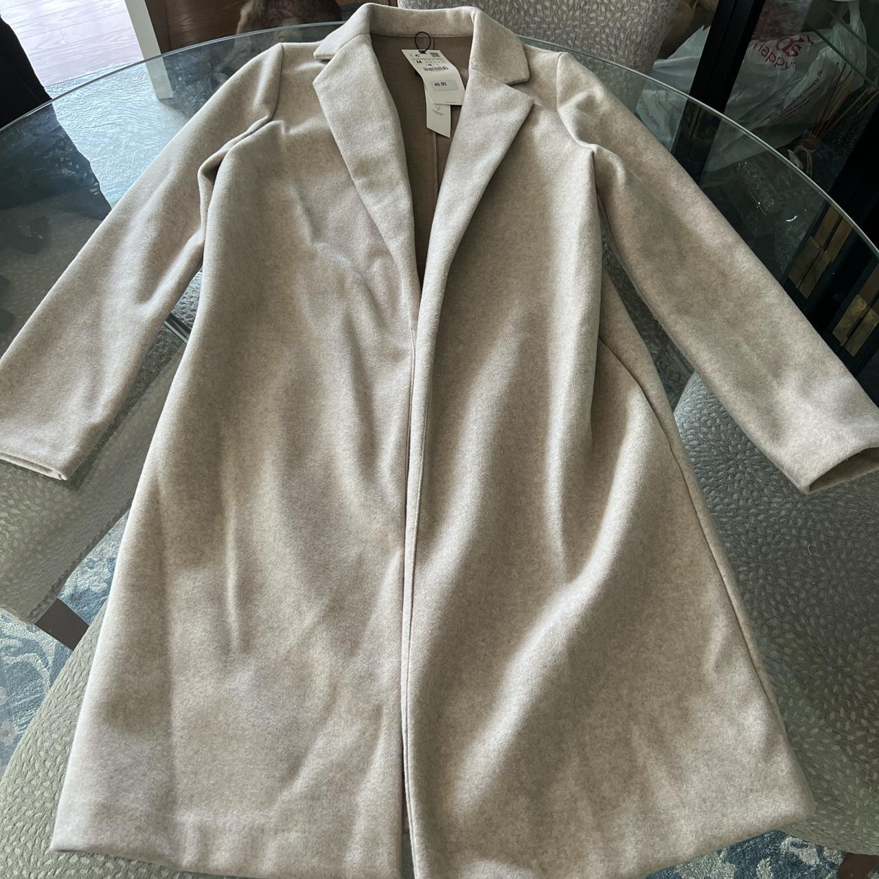 Zara Women's Tan and Cream Coat | Depop