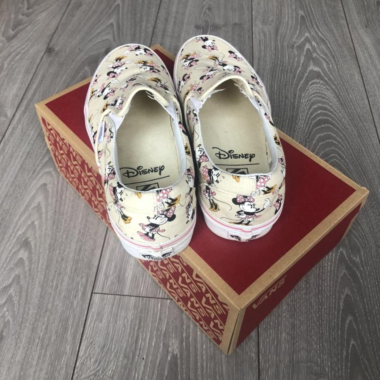 Vans minnie mouse on sale slides size 8