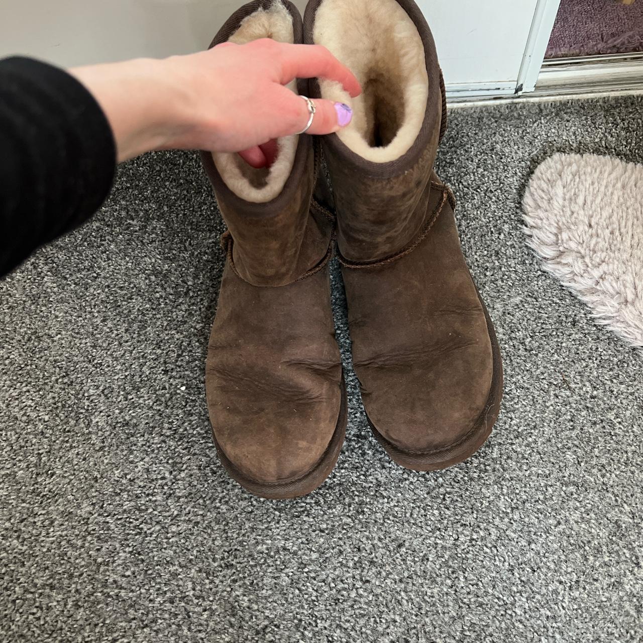 brown ugg boots size 3