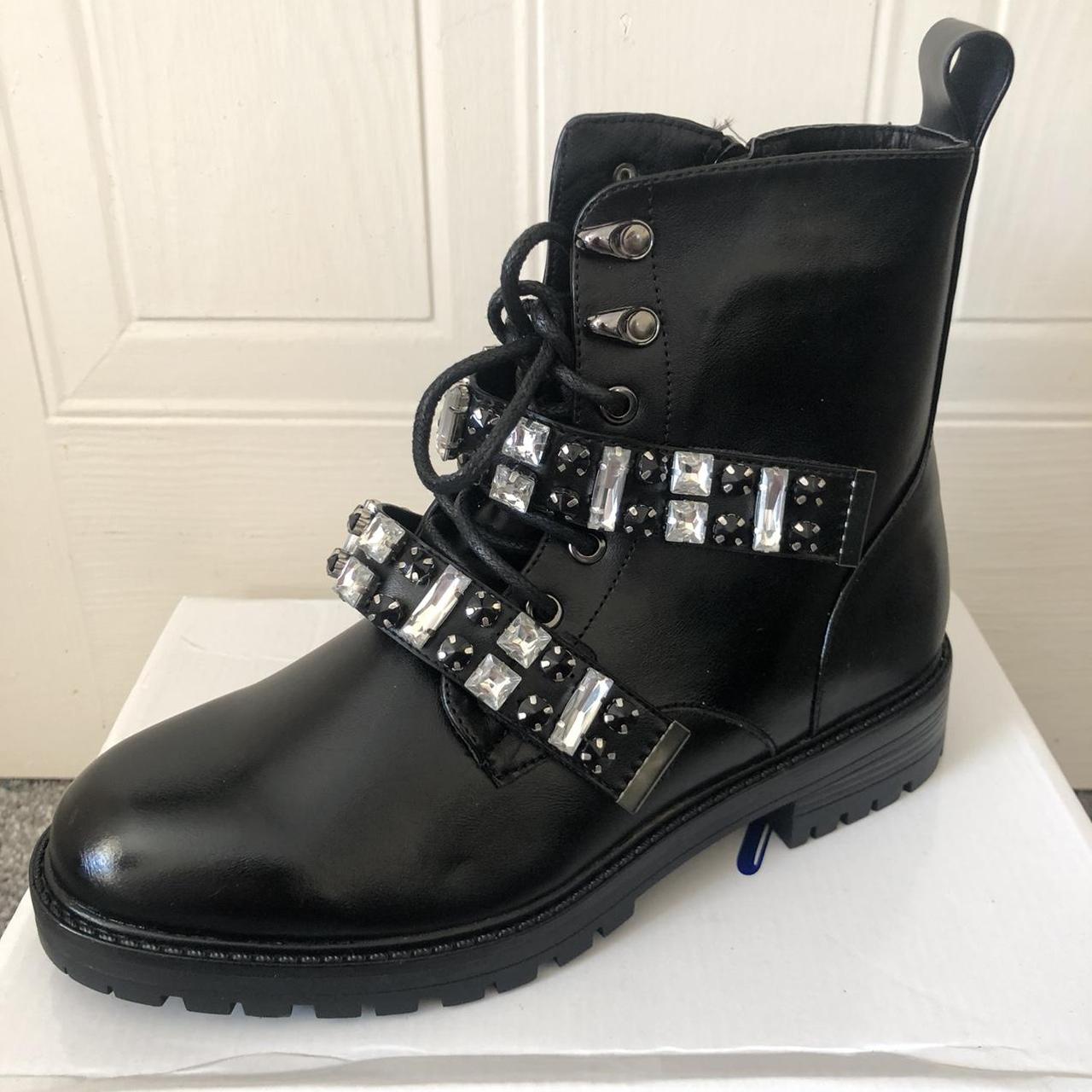 ABS Women's Black and Grey Boots Depop