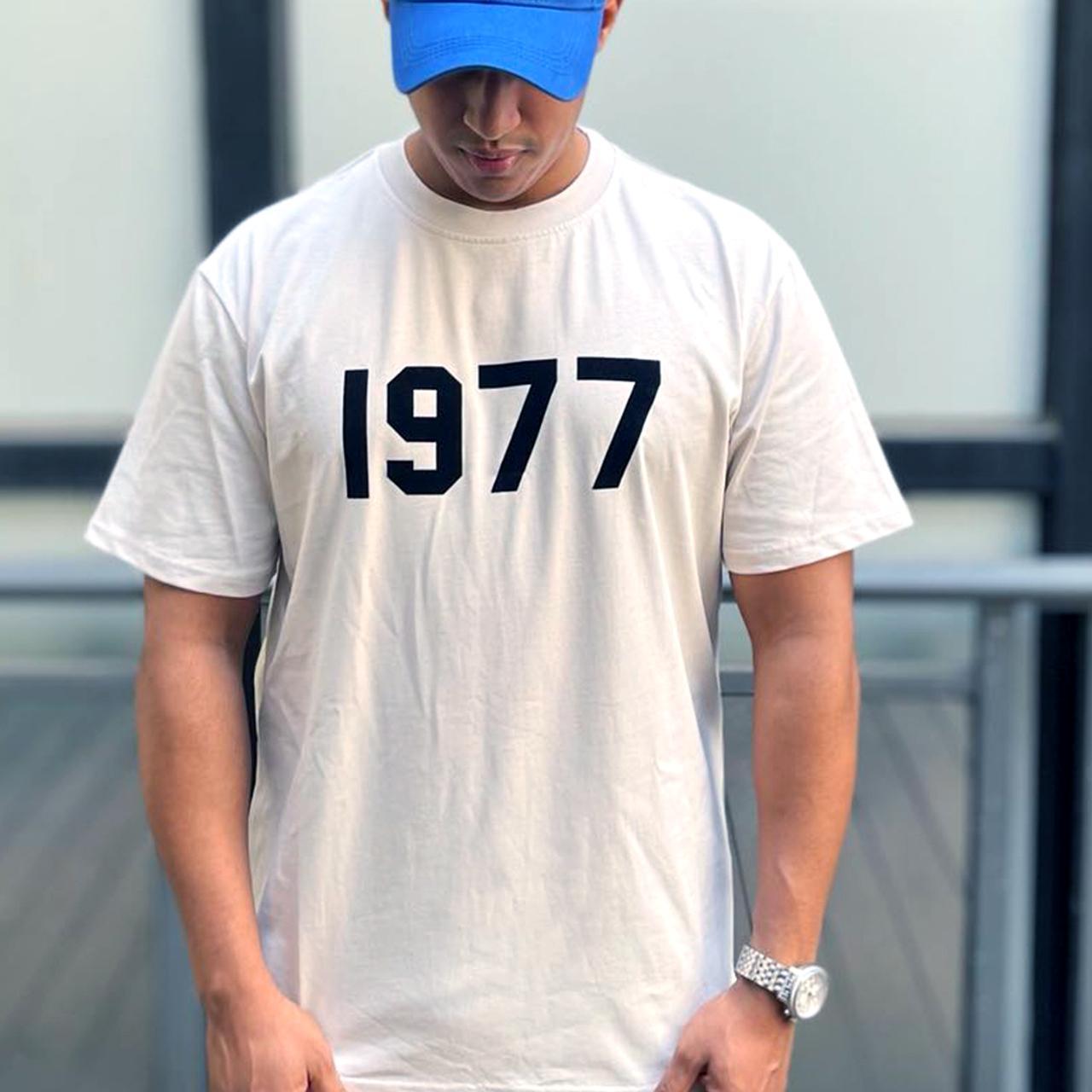 FEAR OF GOD  ESSENTIALS 1977   Tシャツ  S
