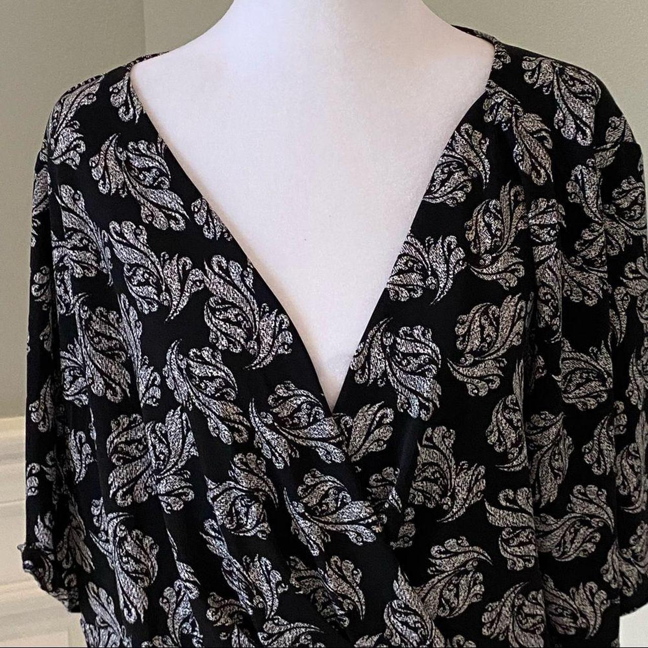 LANE BRYANT Black And White Floral V-Neck Tunic. SZ... - Depop