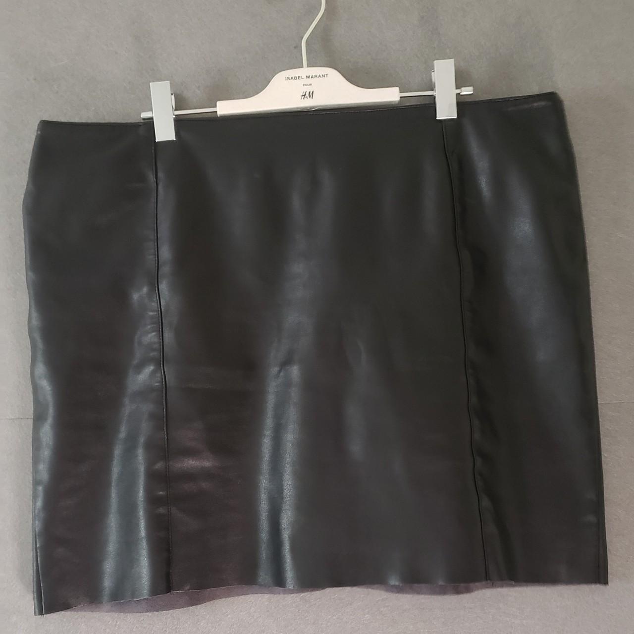 H&M faux leather mini skirt with exposed zipper... - Depop