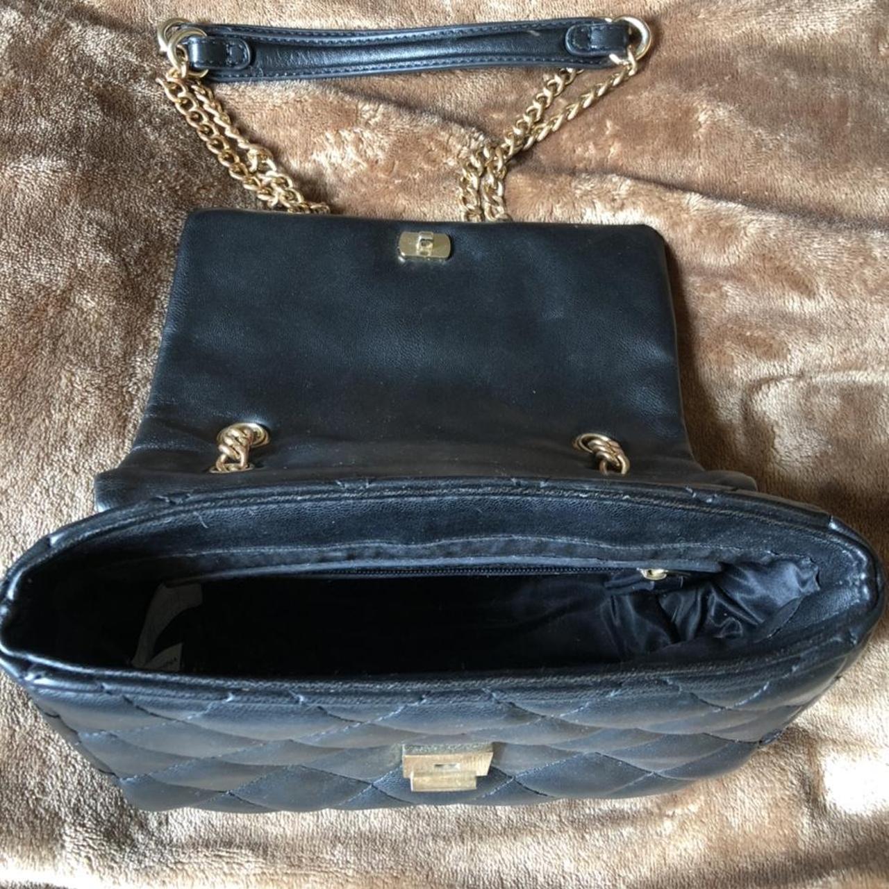 Black quilted Valentino bag with gold chain straps - Depop