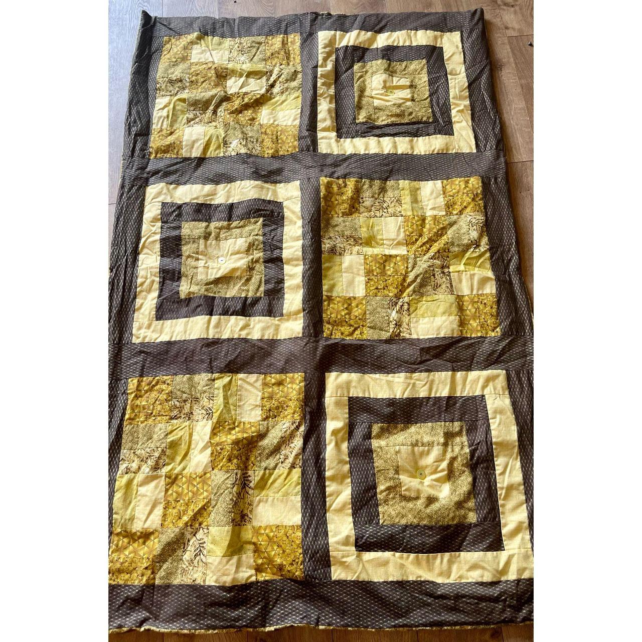 Stunning small lap quilt more of a toddler bed... Depop