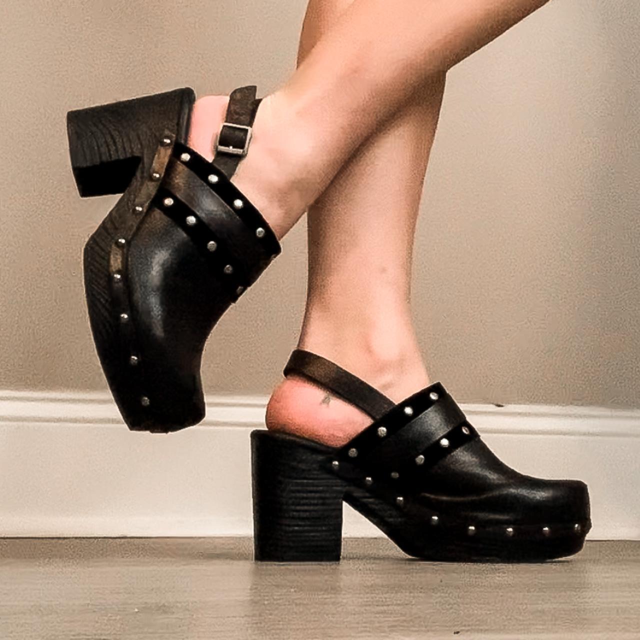 korks brandi leather clog