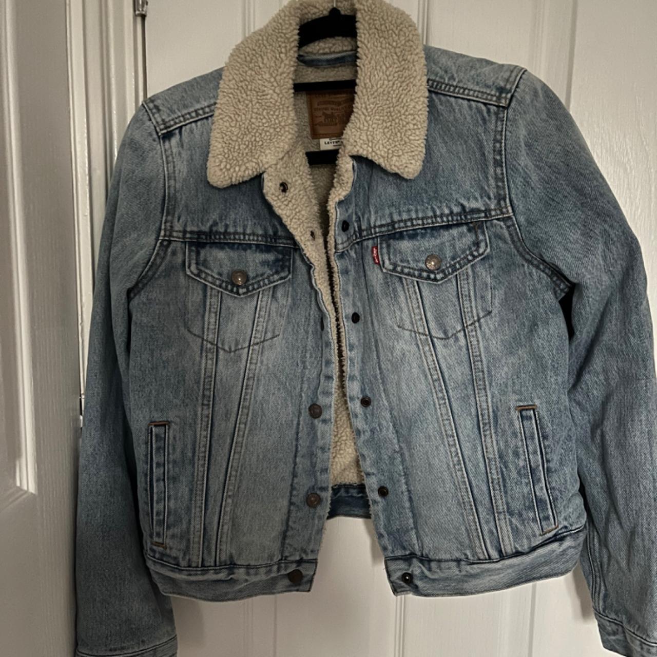 Levi's Women's Jacket | Depop