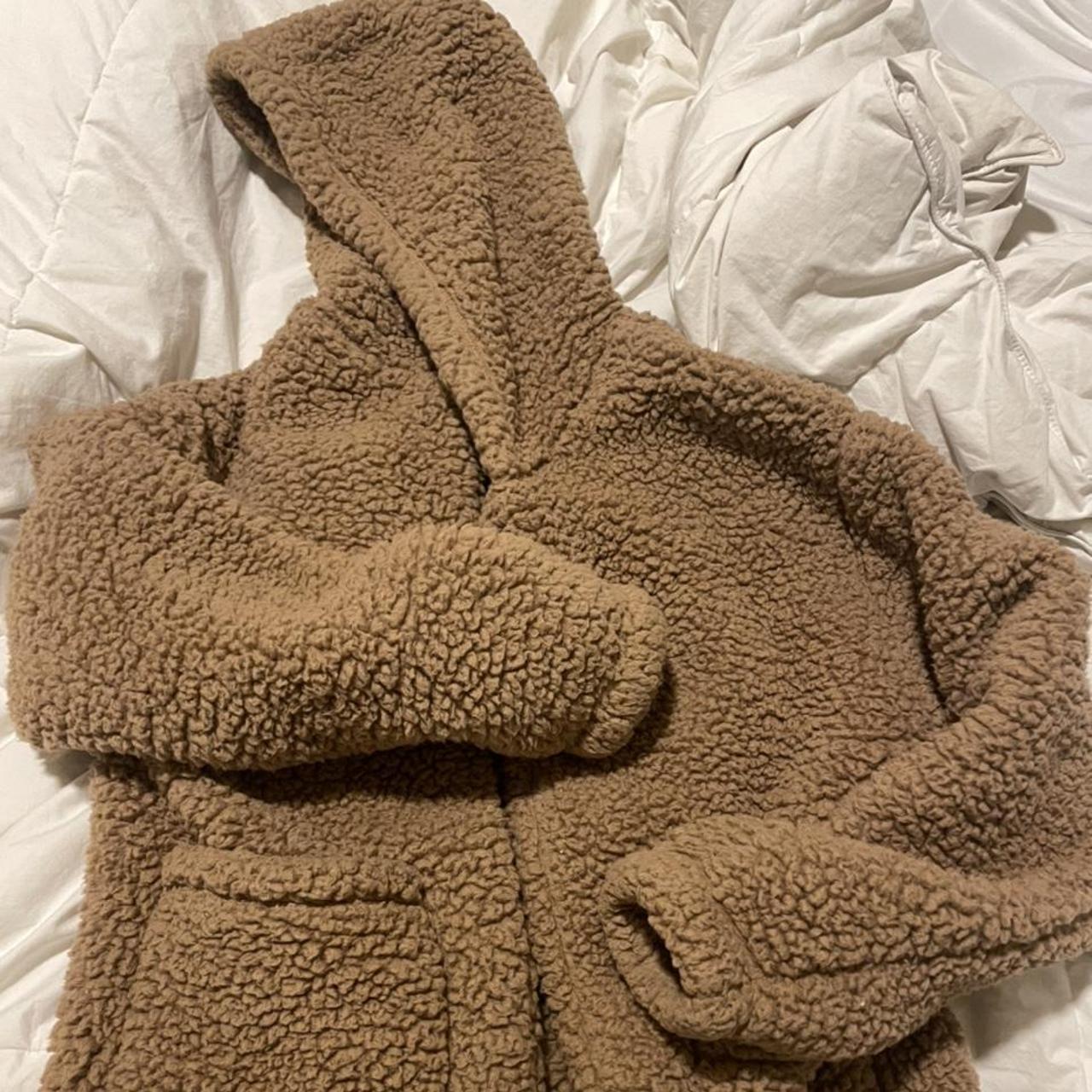 Emma chamberlain clearance fluffy coat