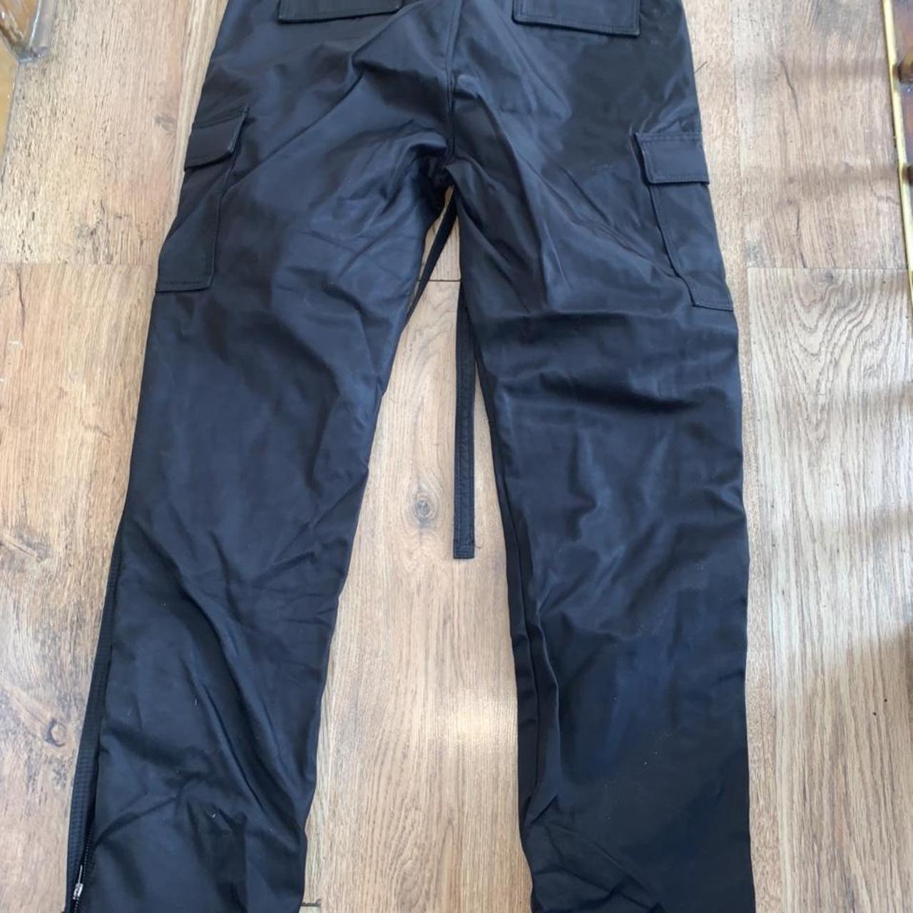 Snap zipper cargo pants - Depop