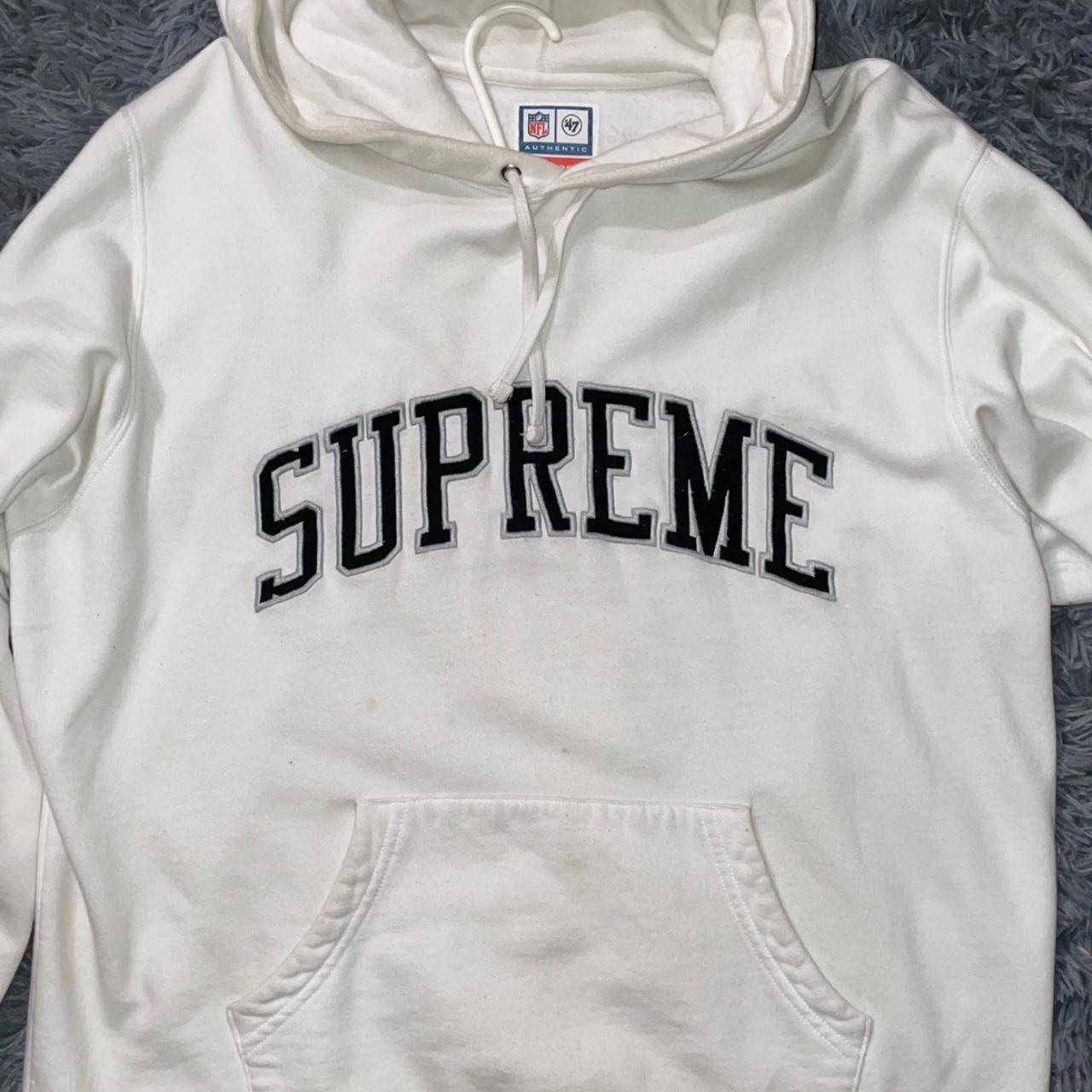 Supreme raiders cheap hoodie white