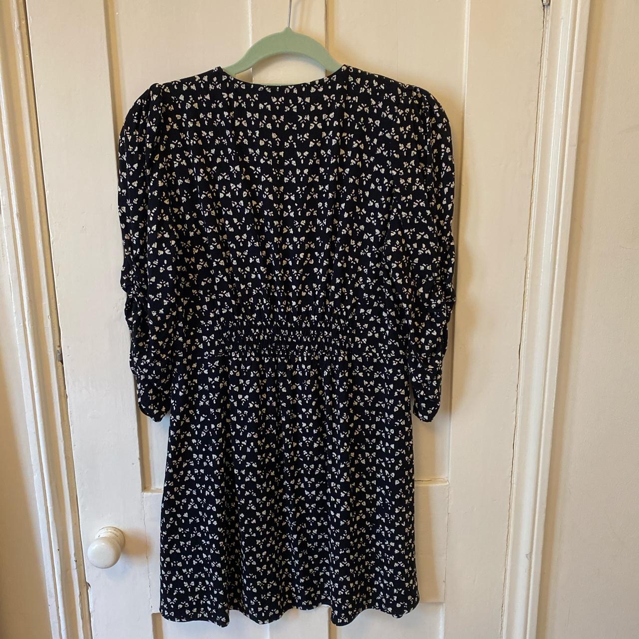 Zara black and white floral flower patterned v neck... - Depop