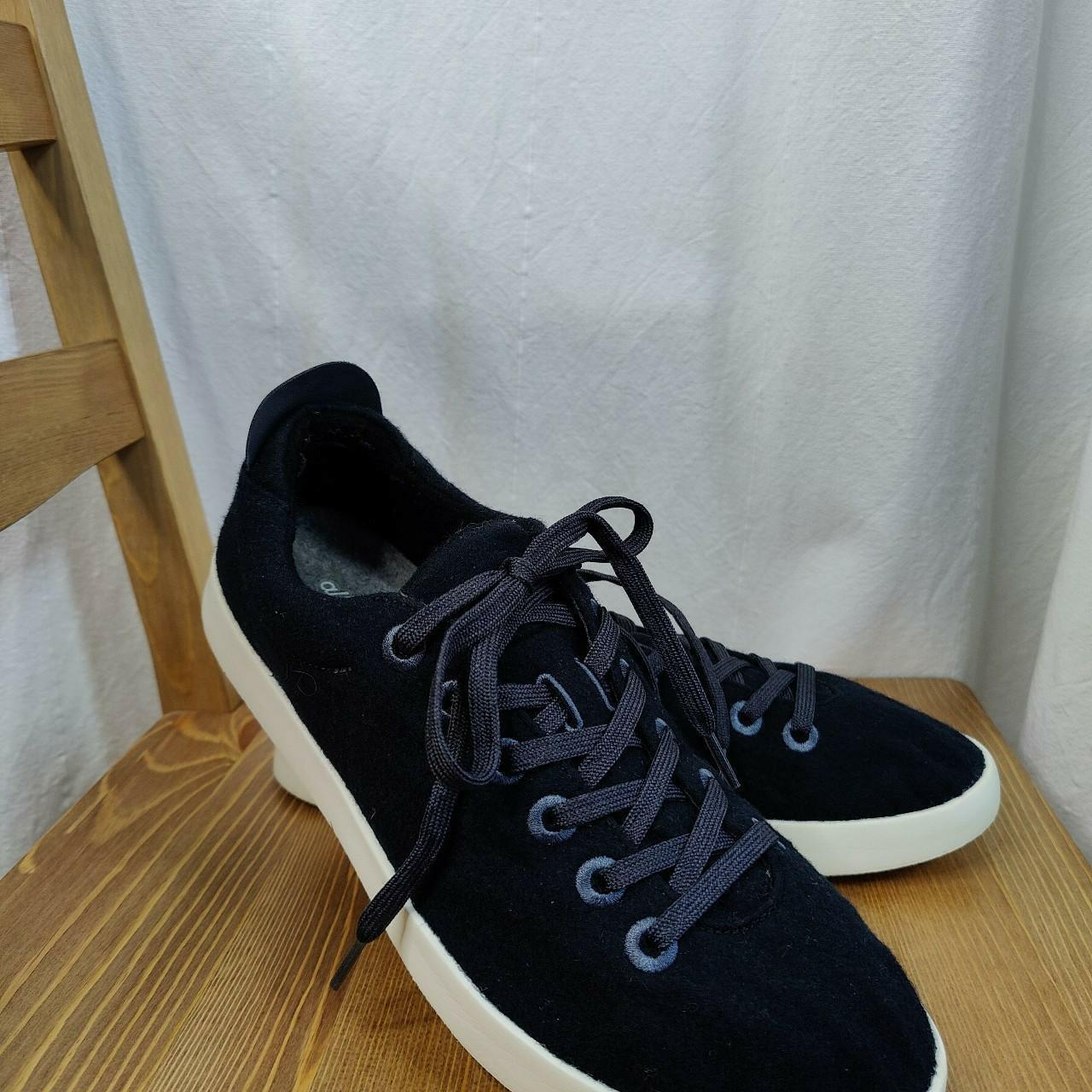 cushioned hiking shoes