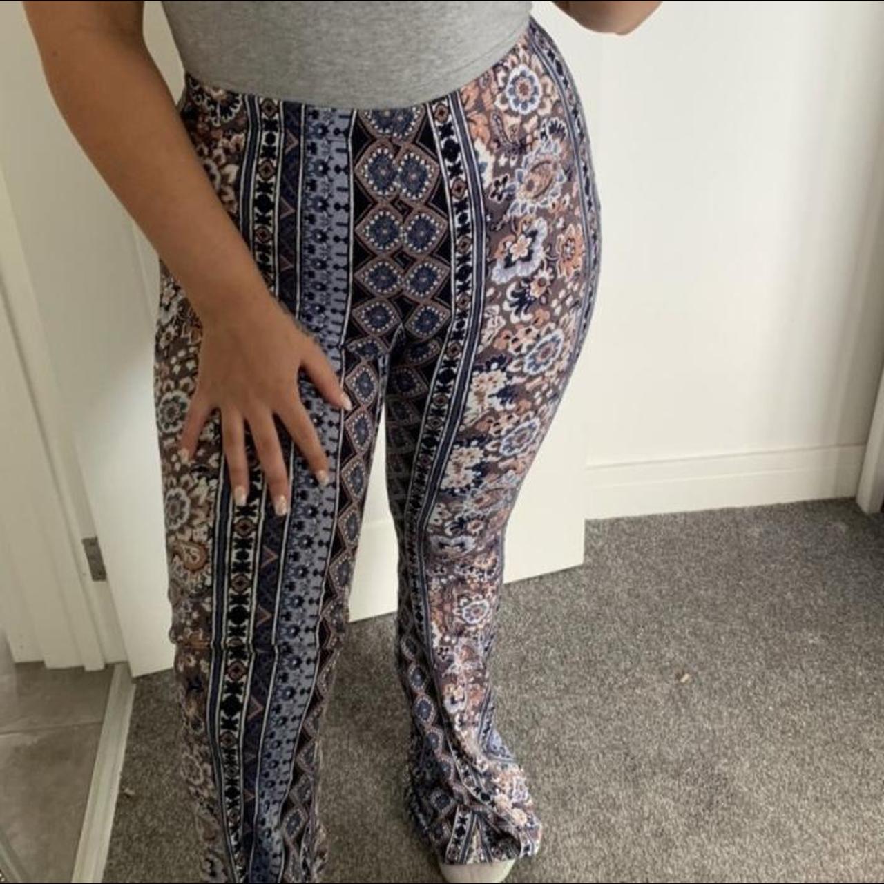 FASHION NOVA PATTERNED WIDE LEG PANTS 💎 Size S 💎... - Depop