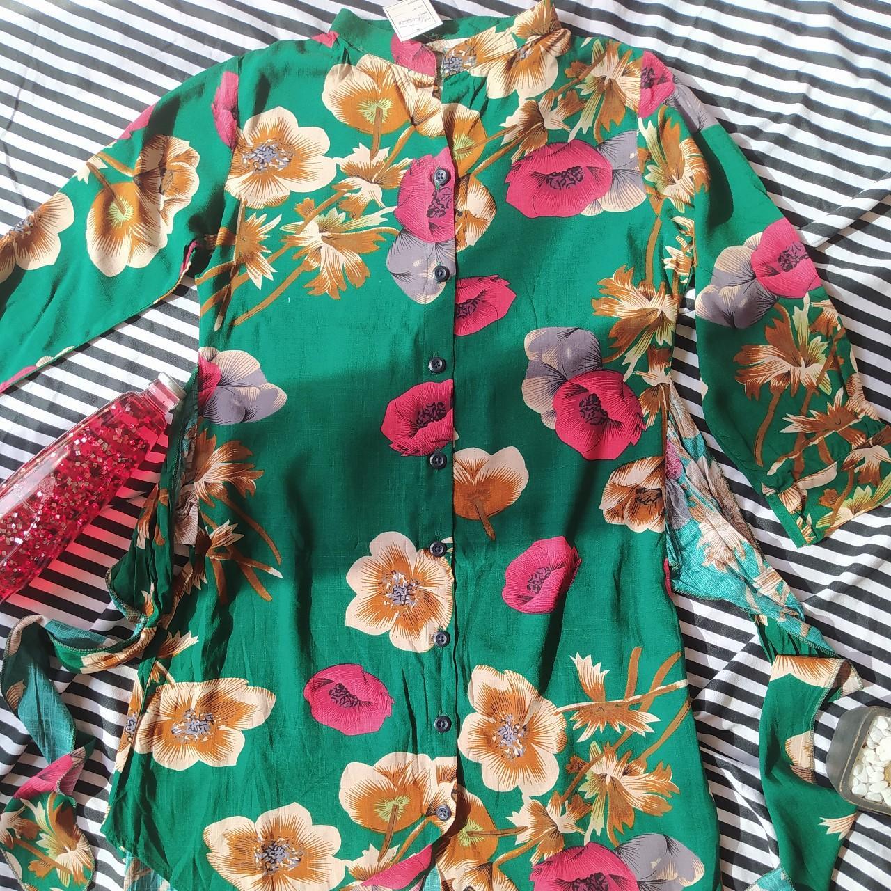 ️ Floral printed button dress with front knot. Short... - Depop