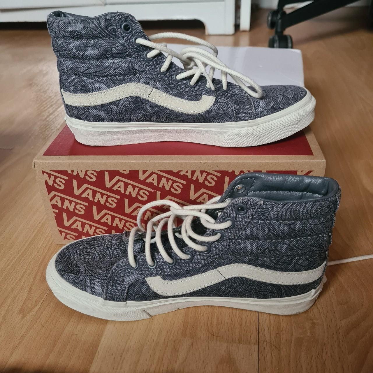 vans hi tops size 4