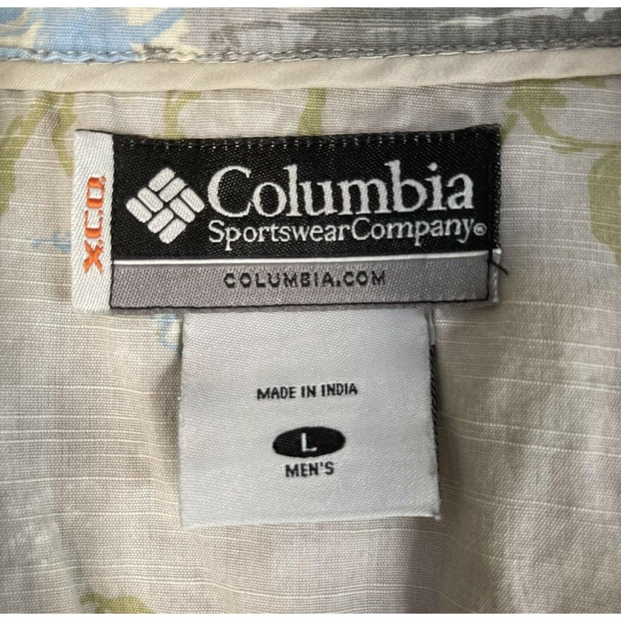 Columbia Sportswear Hawaiian Aloha Shirt Palms on... - Depop