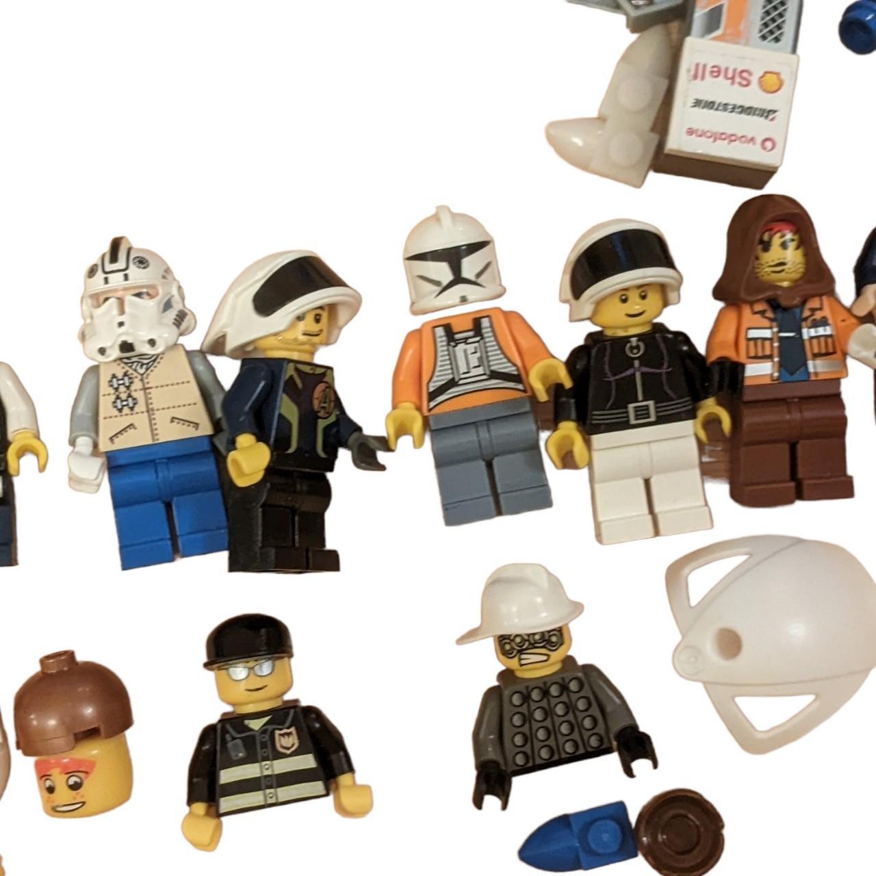 MAKE ME AN OFFER☺️LEGO mini figurines and bundle... Depop