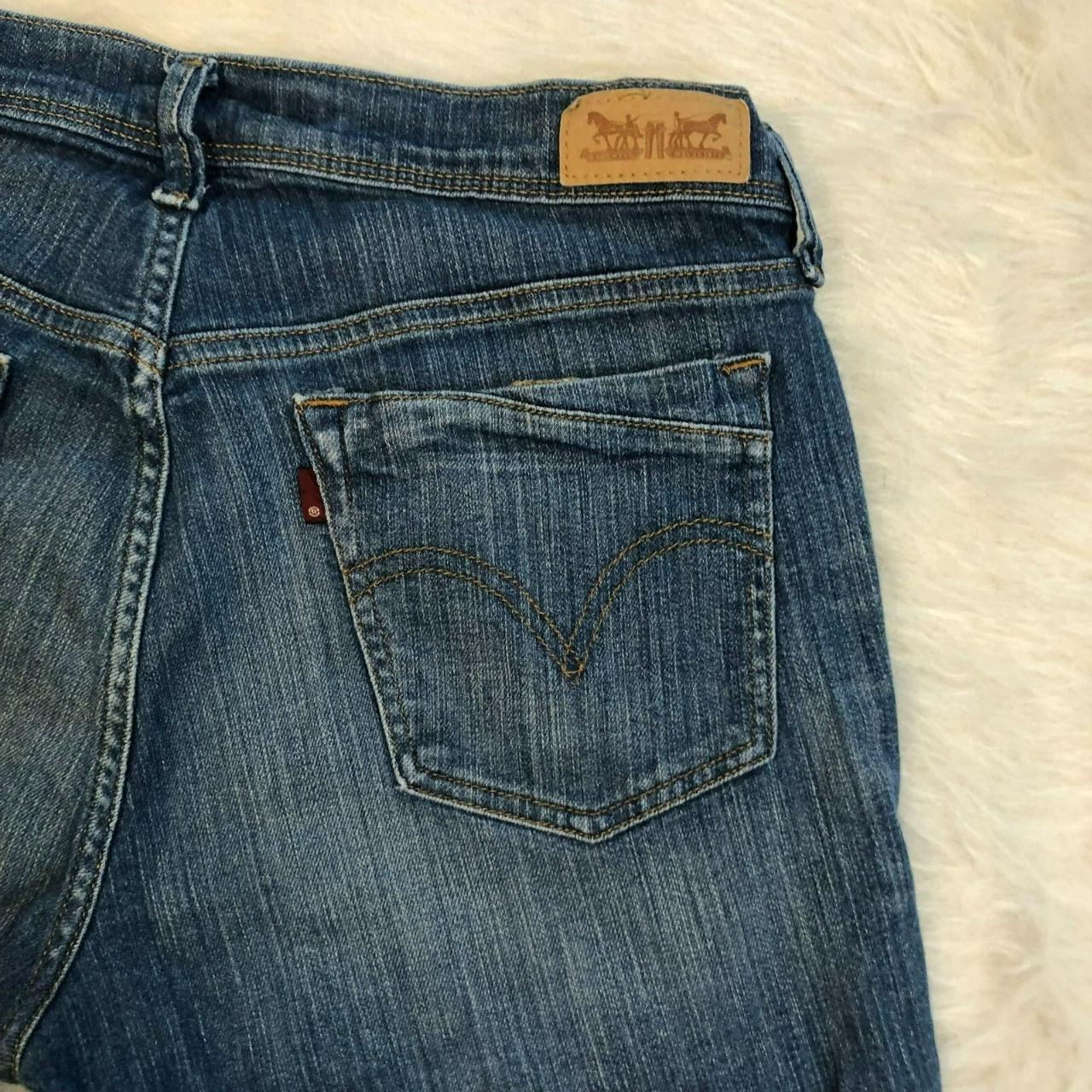 Levi's Denim Bermuda Shorts Size 6 Meduim Wash... Depop