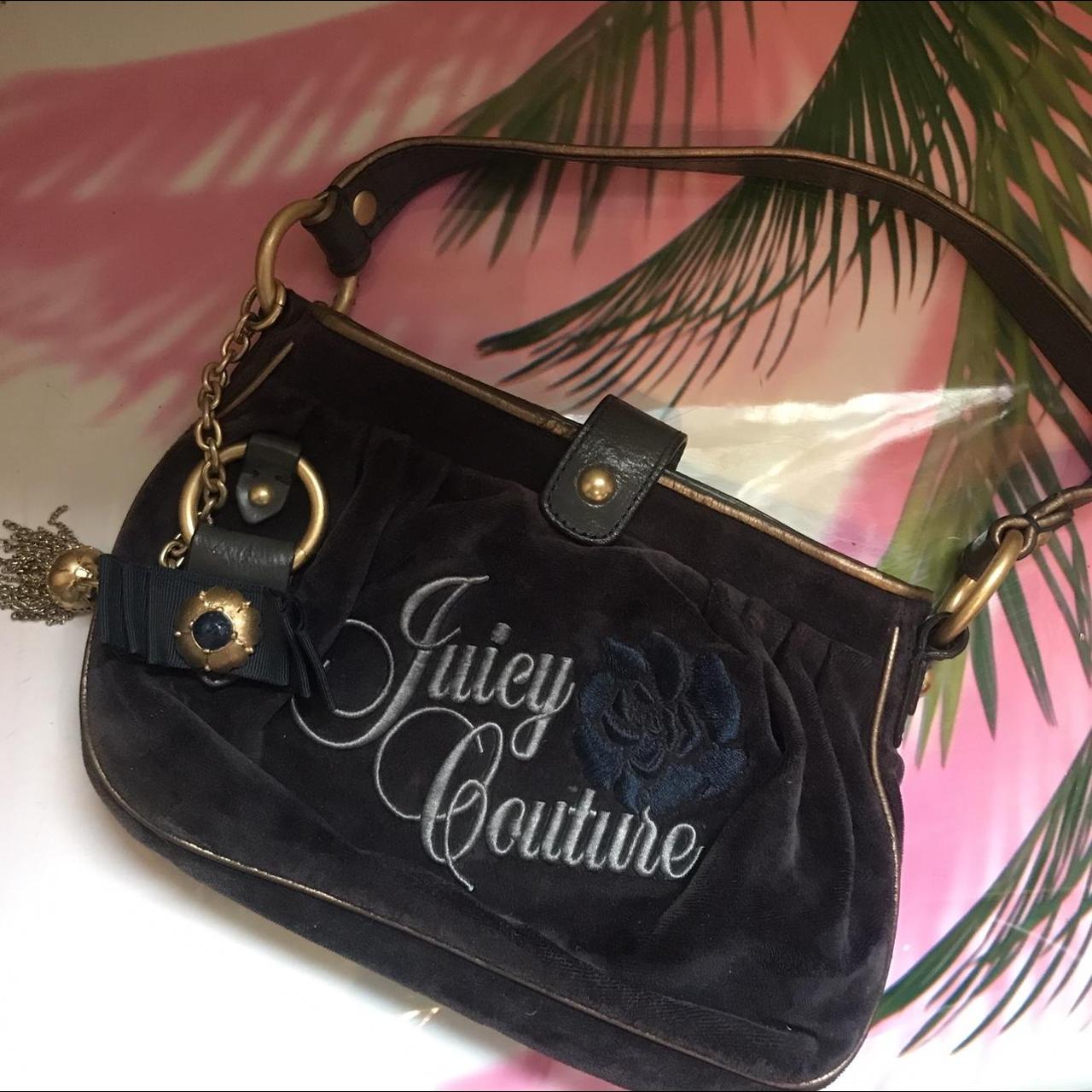 Juicy Couture, Accents