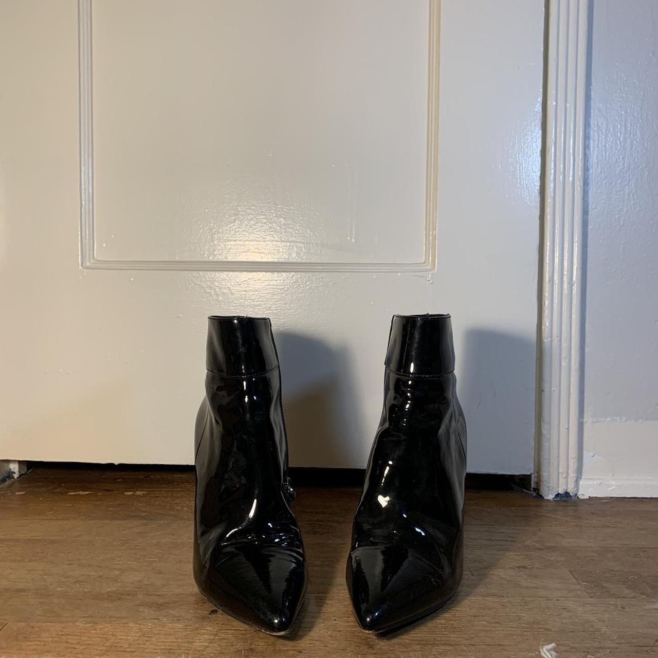 alias mae ari heel