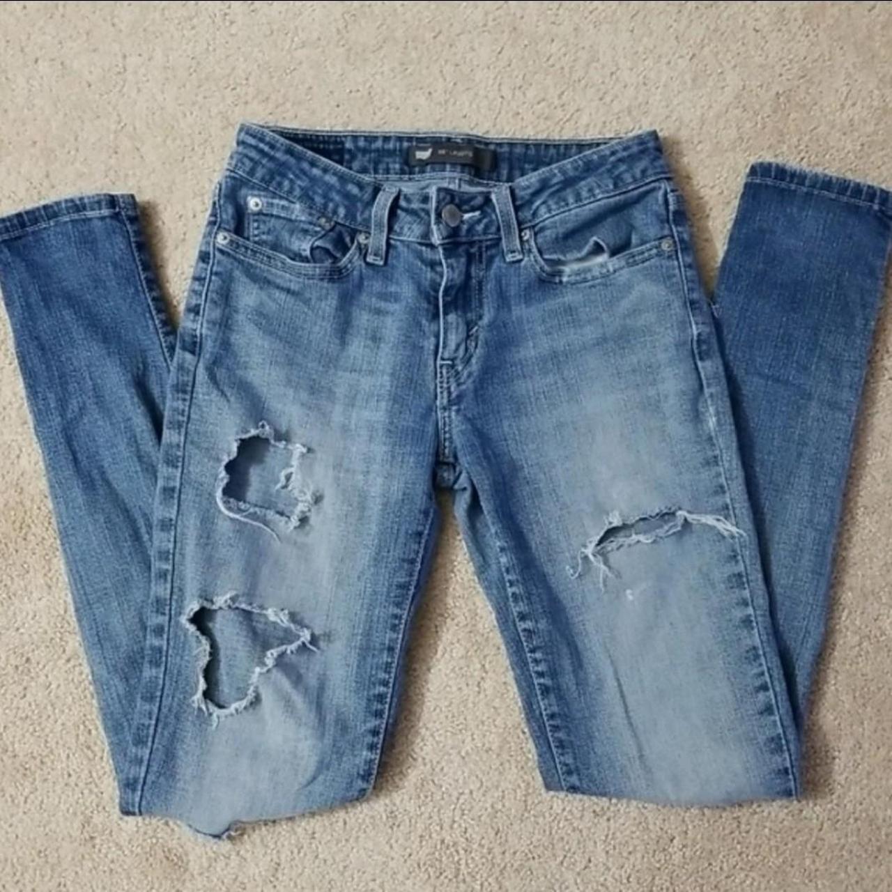 Levi's 535 | Skinny Jeans Ripped Detail Excellent... - Depop