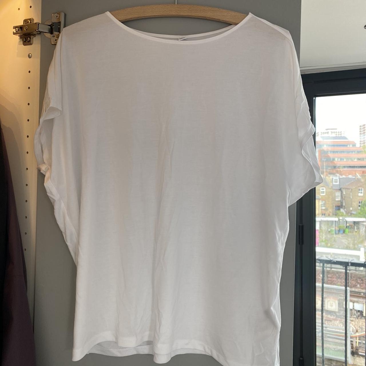 Uniqlo white tee size large Worn once #tee... - Depop