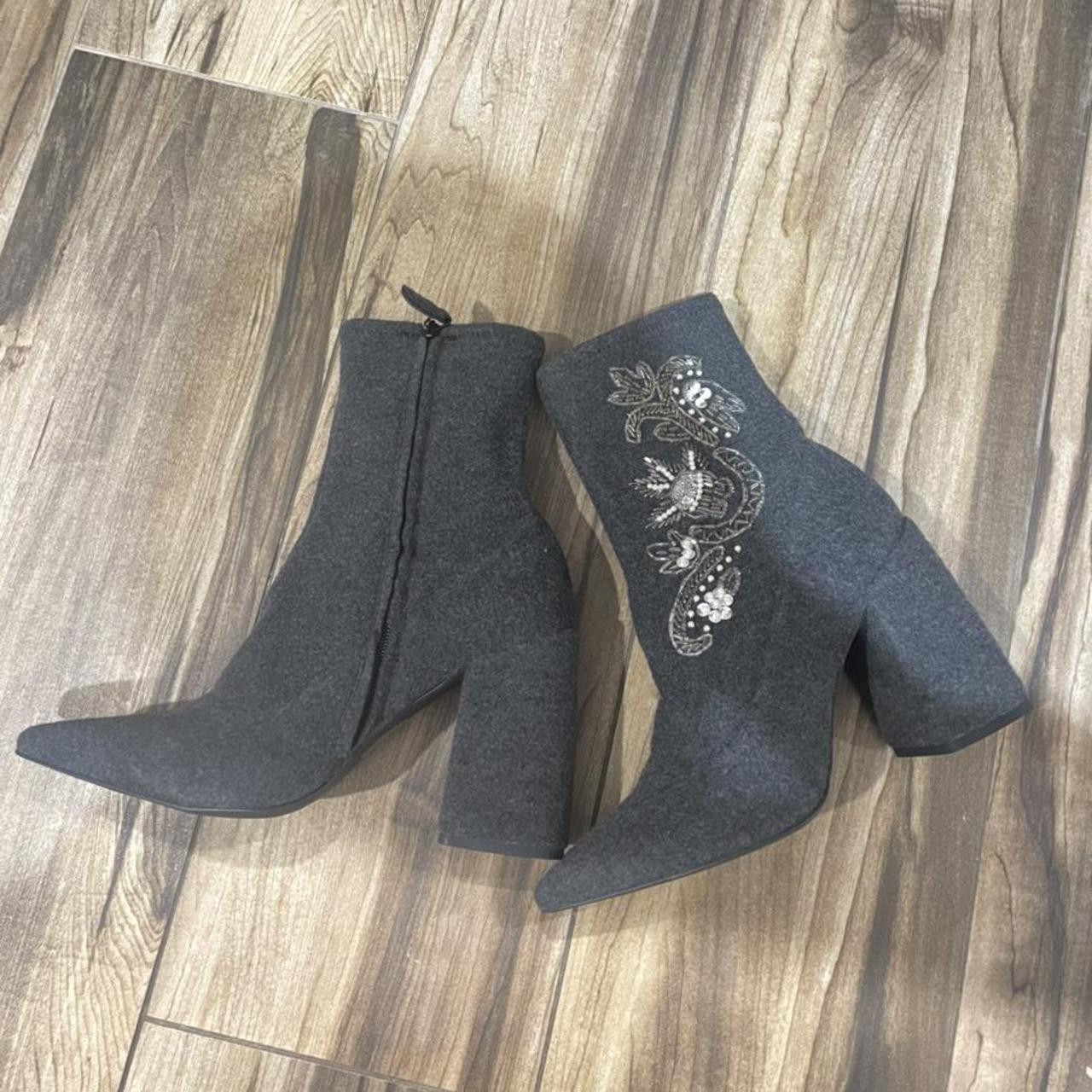 Women's Grey Boots Depop