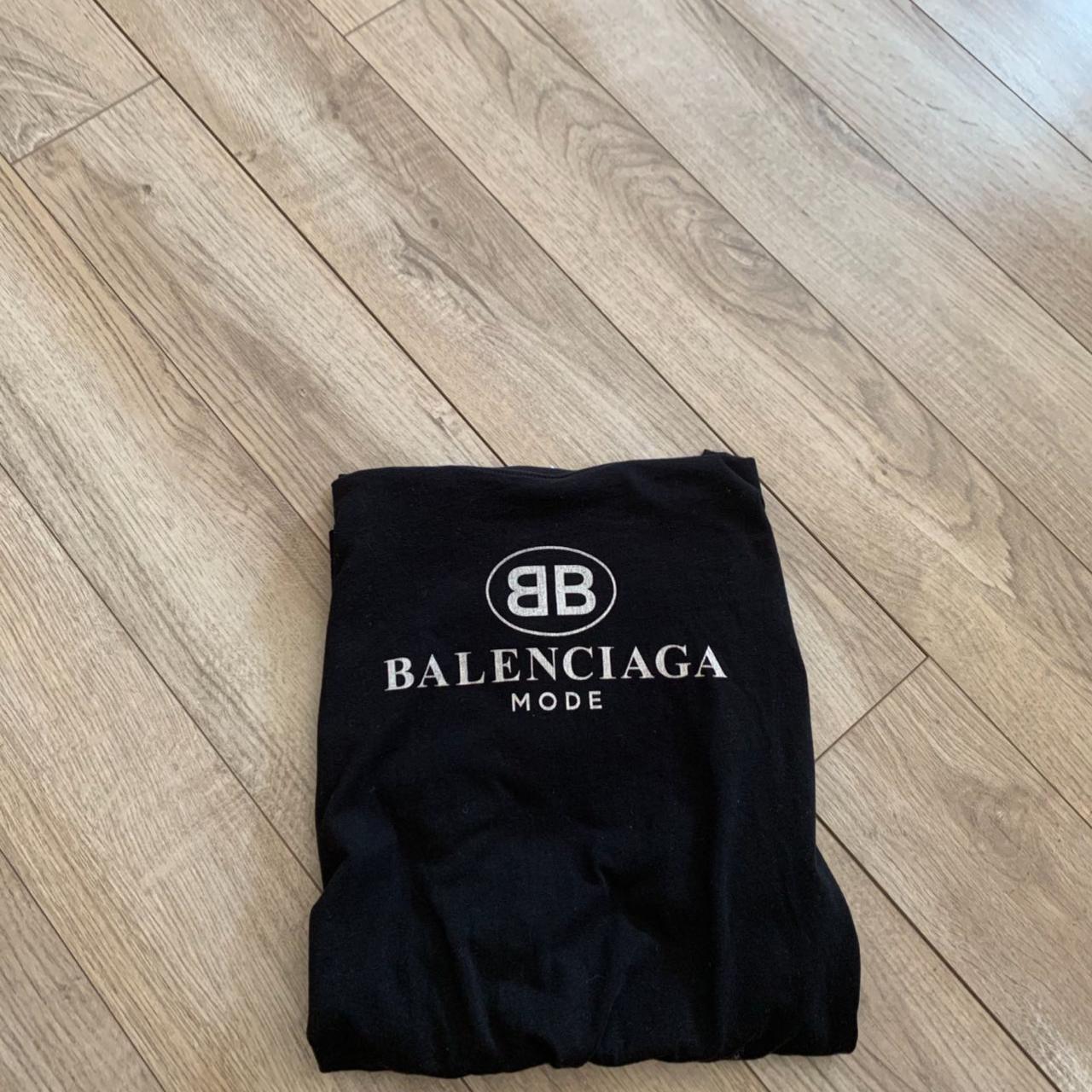 Balenciaga hot sale mode logo