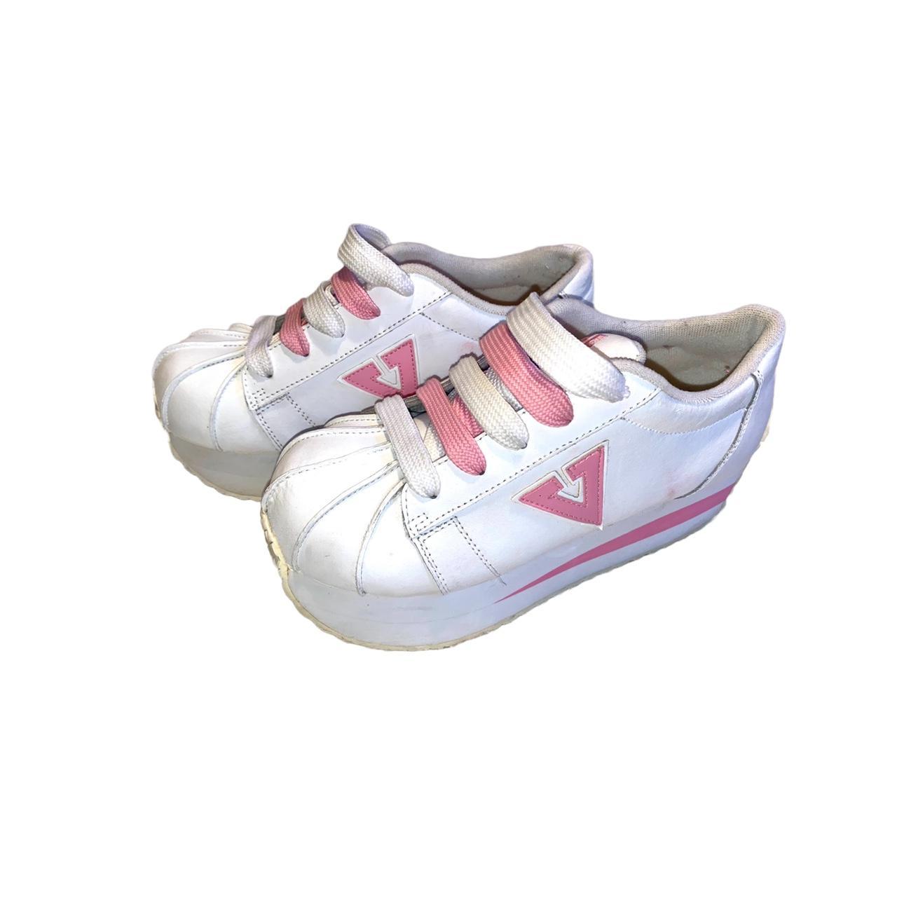 Very hot sale volatile sneakers