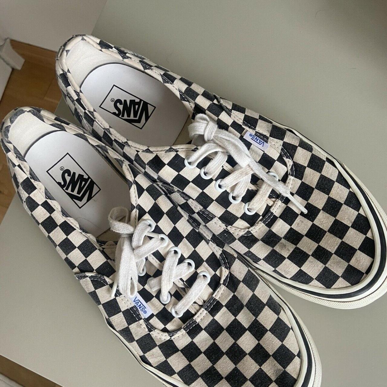 checkered vans size 9