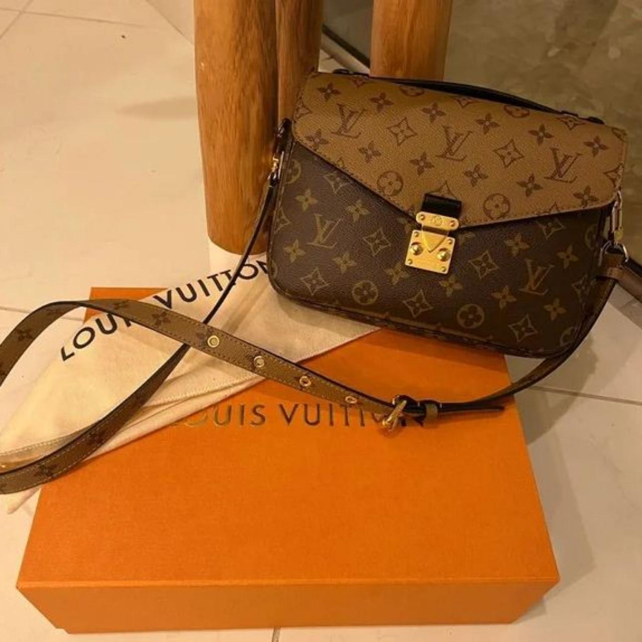 lv metis pochette reverse