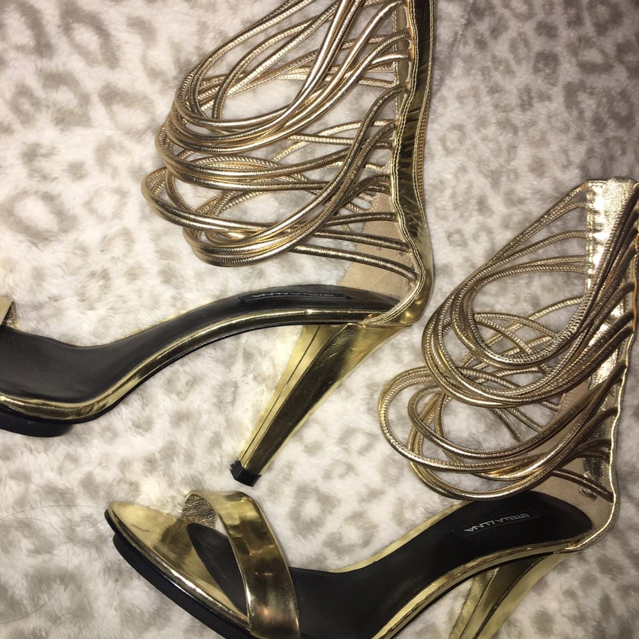 Gold top statement heels