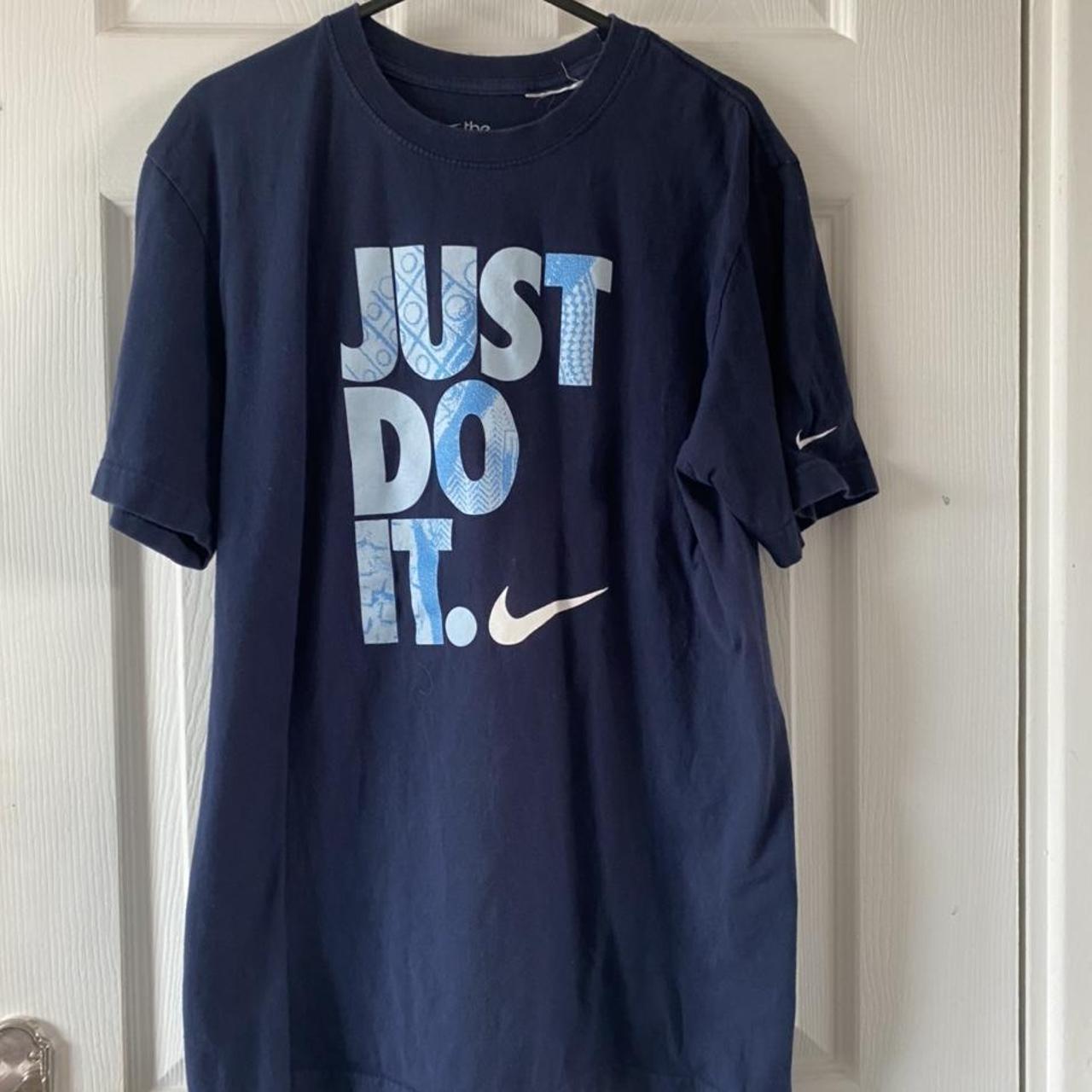 nike slogan tee