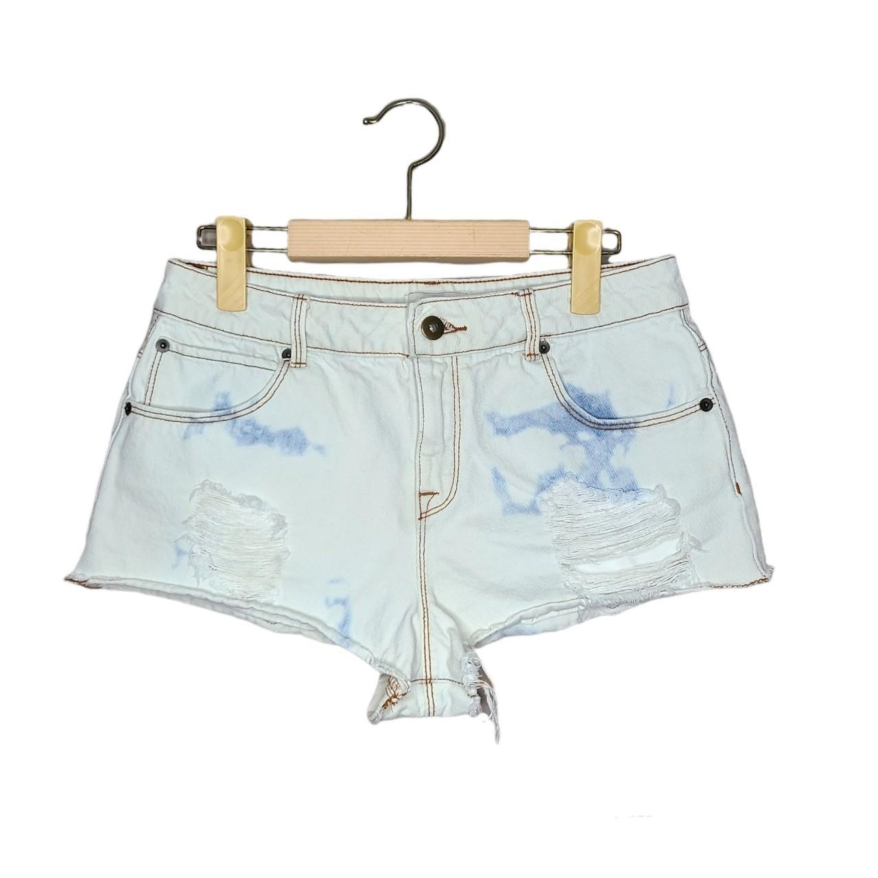 Buy FOREVER 21 Women White Solid Distressed Denim Shorts - Shorts for Women  2459823 | Myntra