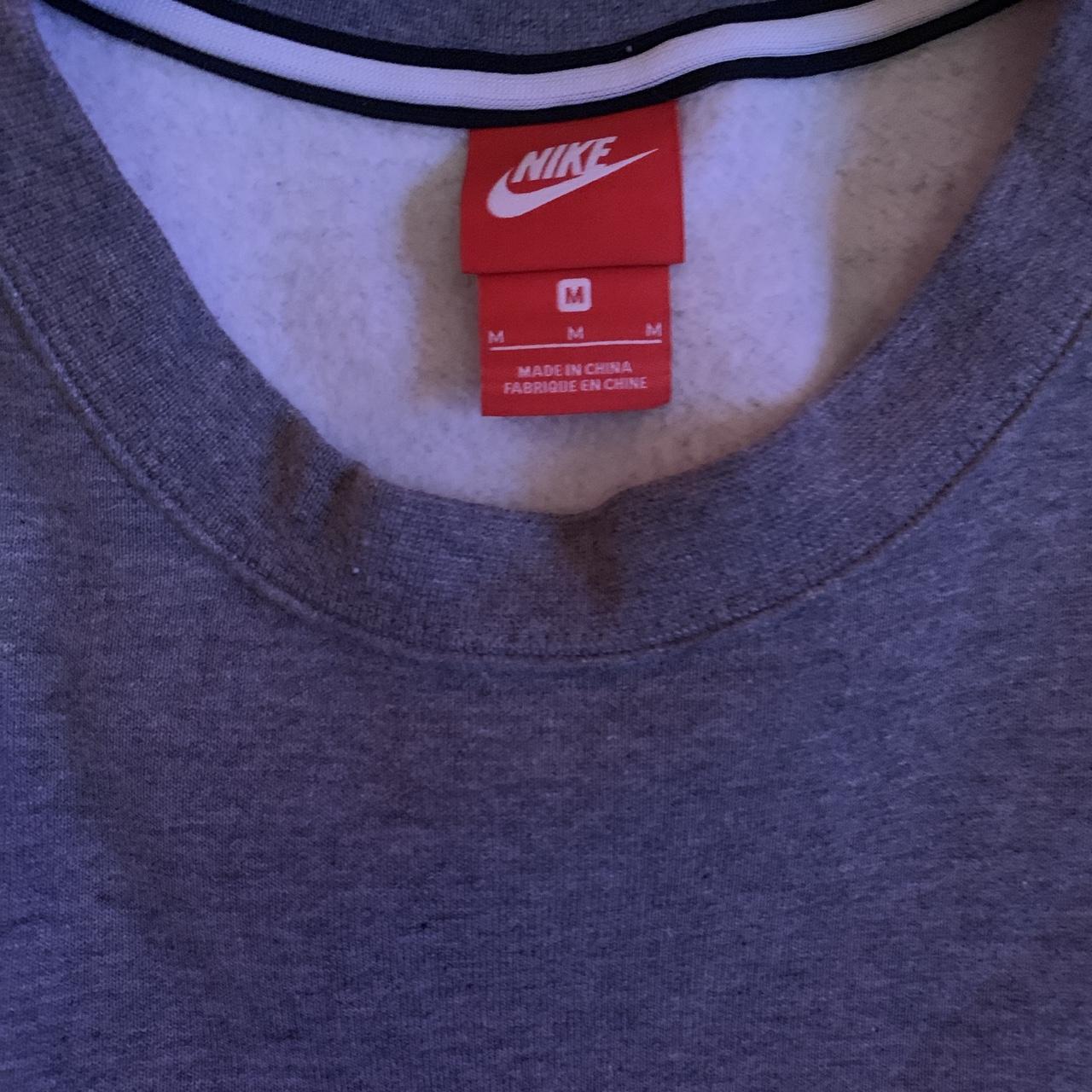 mens medium nike sweatshirt