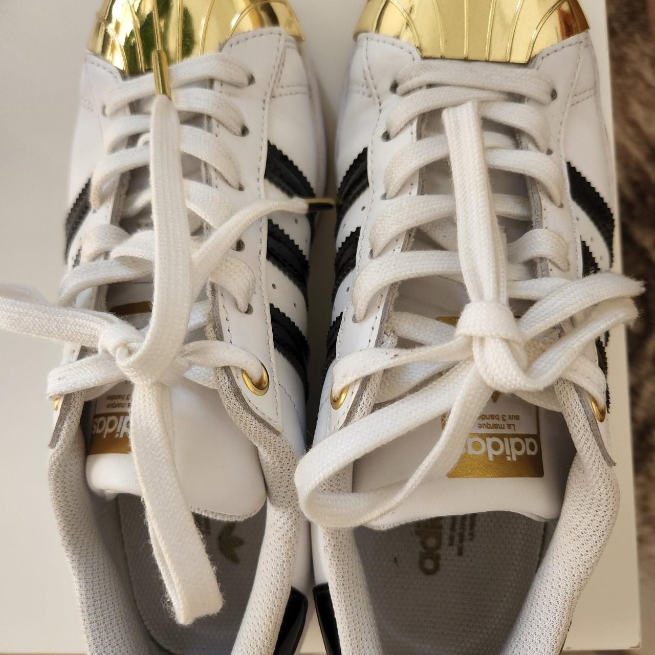 superstar gold toe