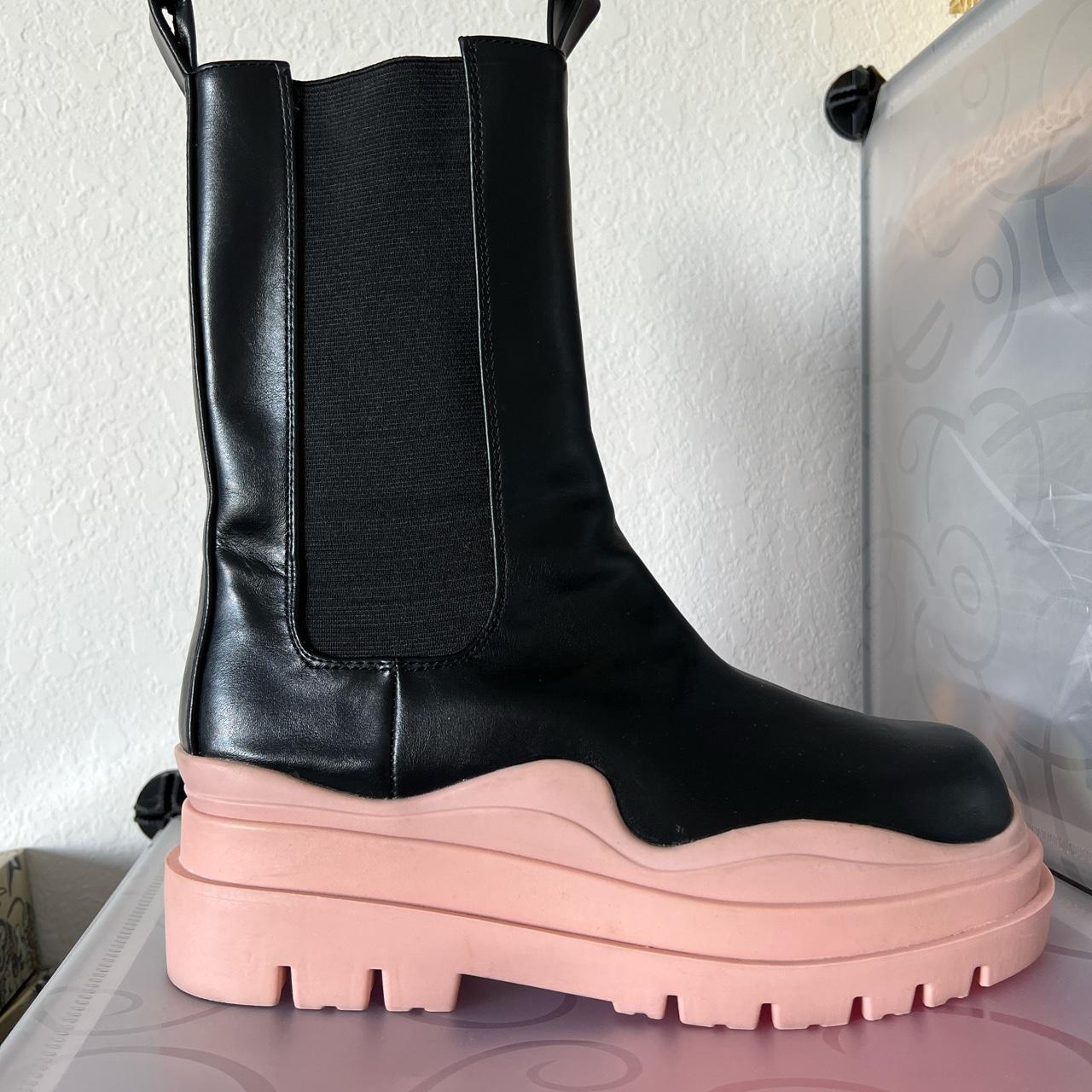 Product Image 1 - Chunky sole boots pink, very