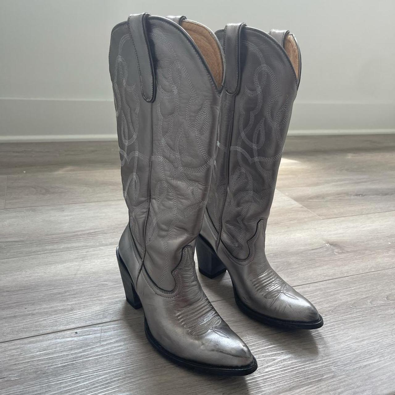 Women's Silver and Grey Boots | Depop