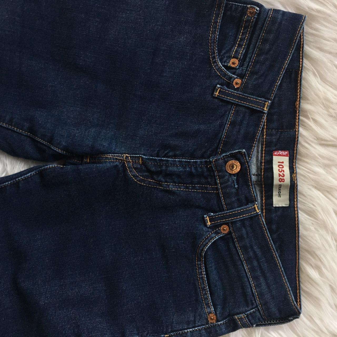 Levi s 10528 Straight Leg Low Rise Jeans Size 24. Depop