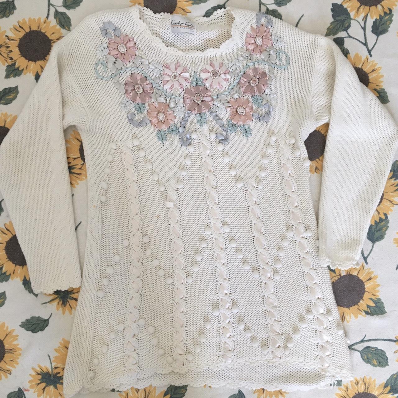 vintage floral sweater, so grandmacore! 💓 in a... - Depop