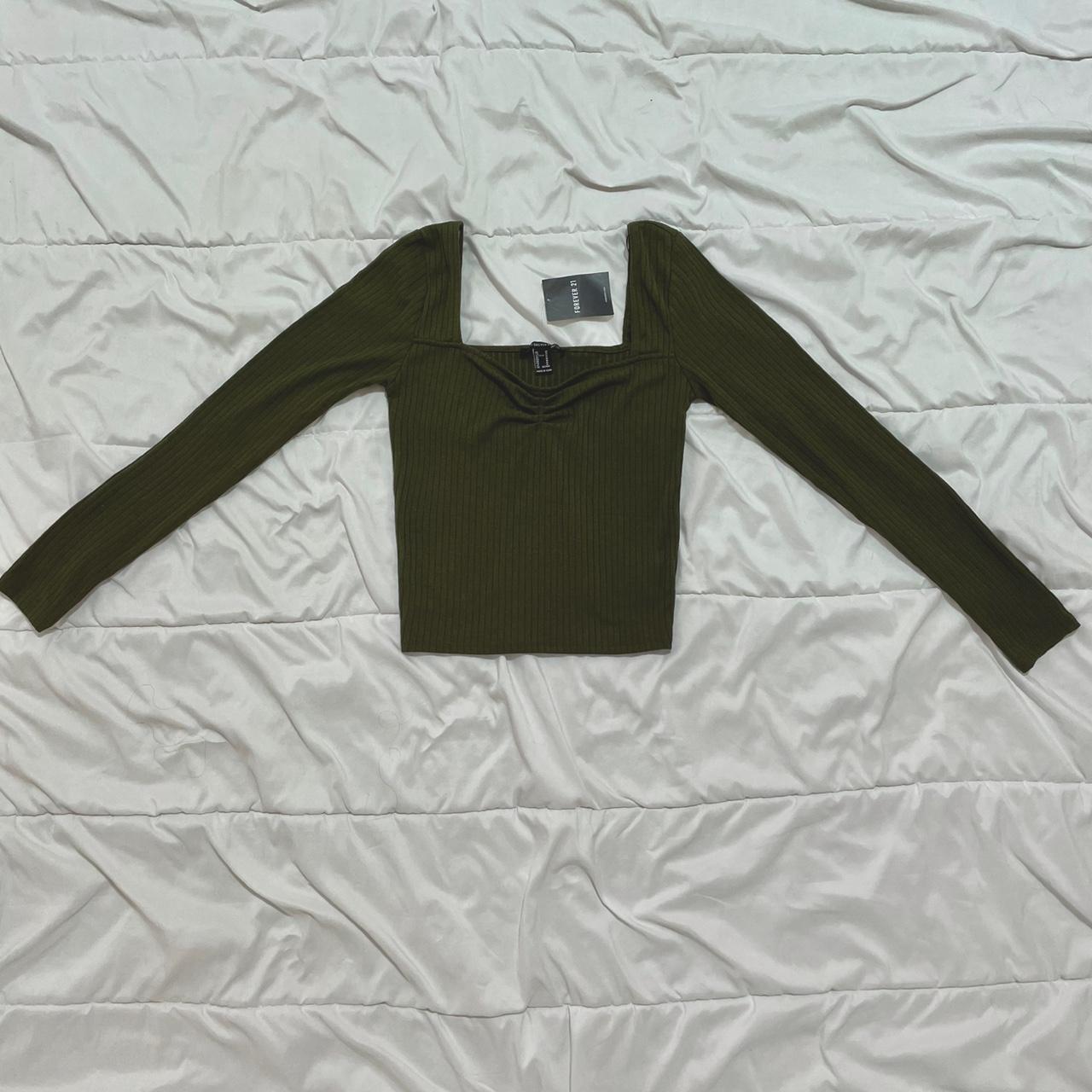 Forever21 sweetheart neck long sleeve crop top🤍 o ... - Depop