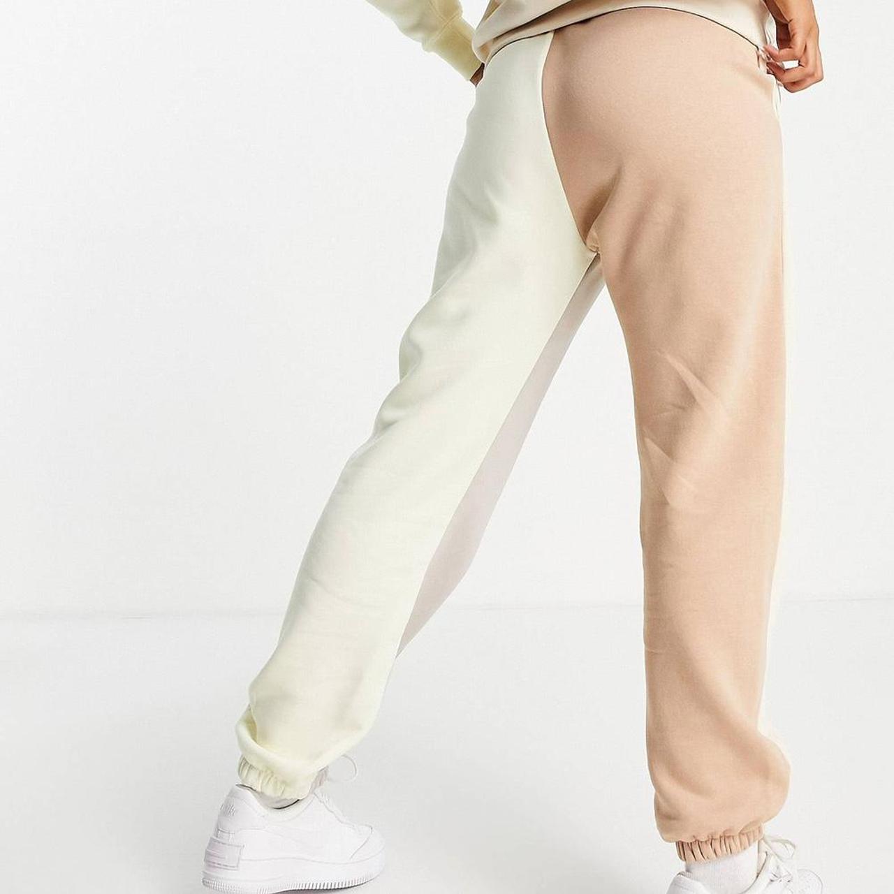 Nike color sale block joggers