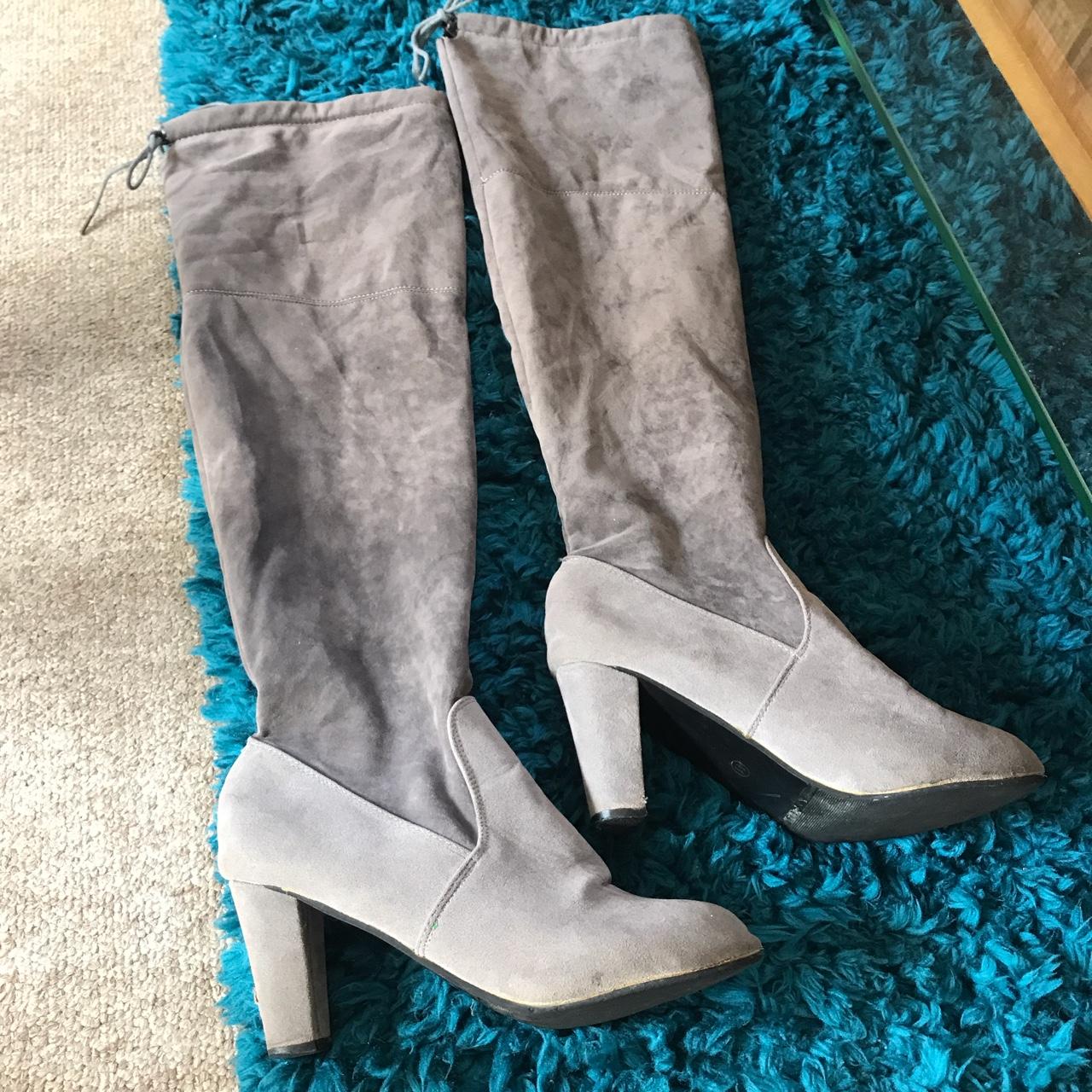 Light gray best sale suede booties